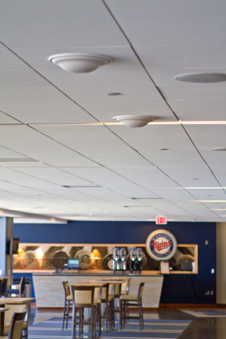 Ultra-thin translucent ceiling-mount DAS omni-directional antenna is optimized for easy installation