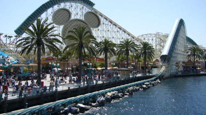 800px Californiaadv Rollercoaster Water
