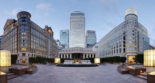 1 Canada Square, center, is home to the new office of Pinacl. Pinacl provides network infrastructure, services, and wireless connectivity technology.