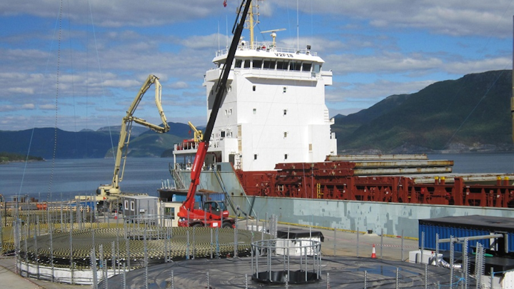 Content Dam Cim En Articles Pt 2018 11 Nexans Extends Subsea Fiber Optic Cable For Broadband Across Indonesia Leftcolumn Article Thumbnailimage File