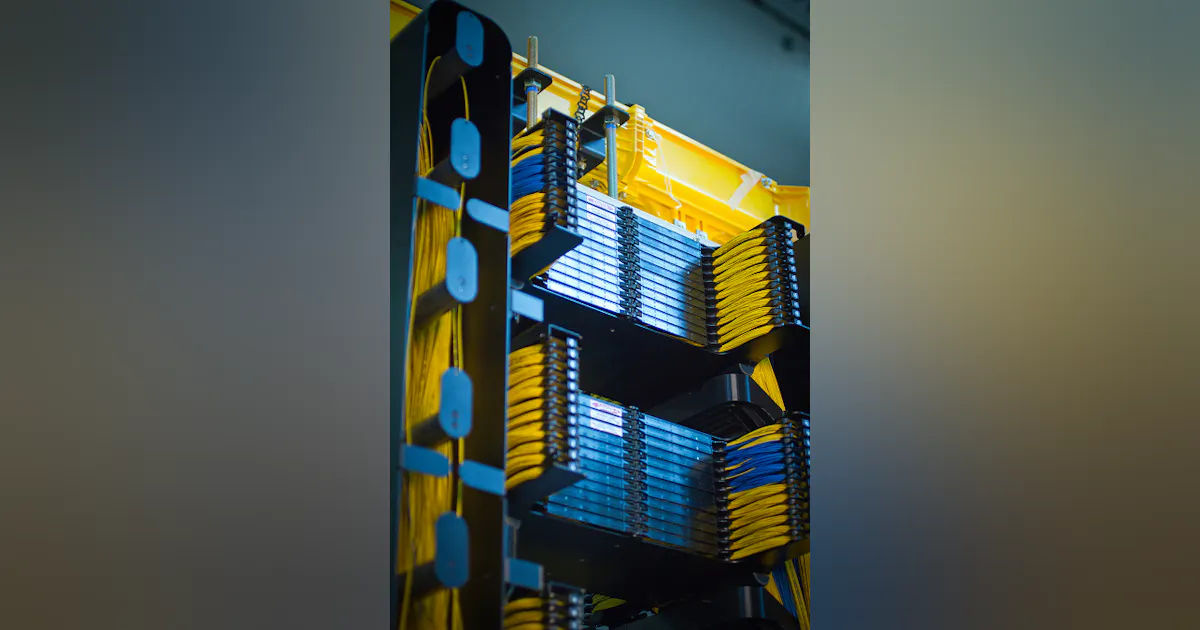 CWDM vs. DWDM: Decoding the differences | Cabling Installation ...