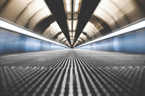 Airport 'travelator' (moving walkway)