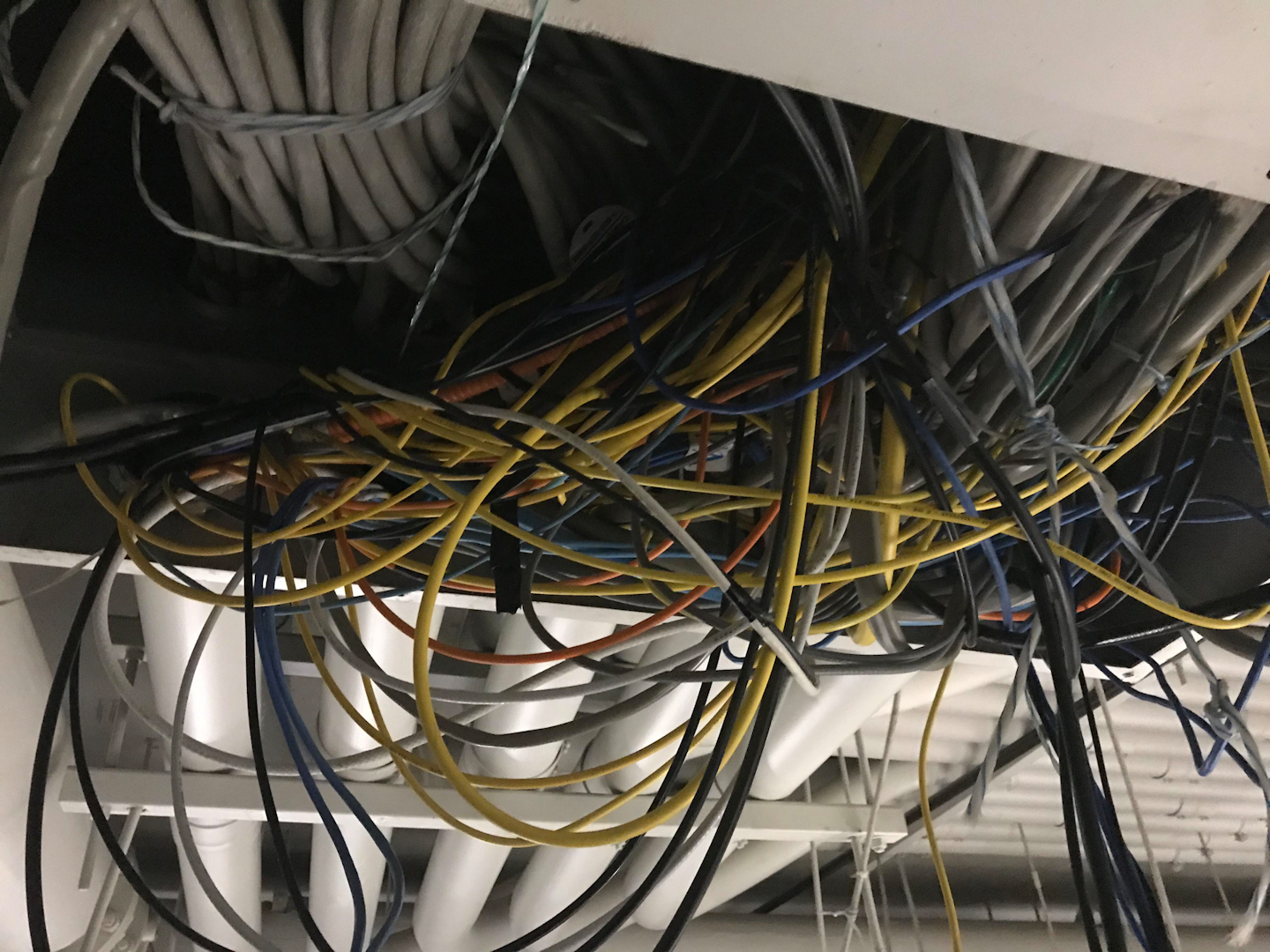 Wicked bad cable fails: Photos | Cabling Installation & Maintenance