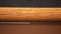 The InvisiLight 600 ILU solution, shown on the right, uses a 0.6-mm optical fiber. The solution has half the volume and half the weight of the original InvisiLight ILU solution, which is shown on the left.