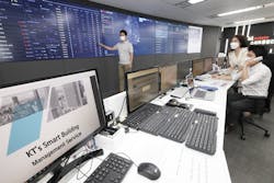Employees at KT Estate’s smart integrated control center at Bundang, Gyeonggi Province, Korea, introduce KT’s smart building services. Employees at KT Estate’s smart integrated control center at Bundang, Gyeonggi Province, Korea, introduce KT’s smart building services.