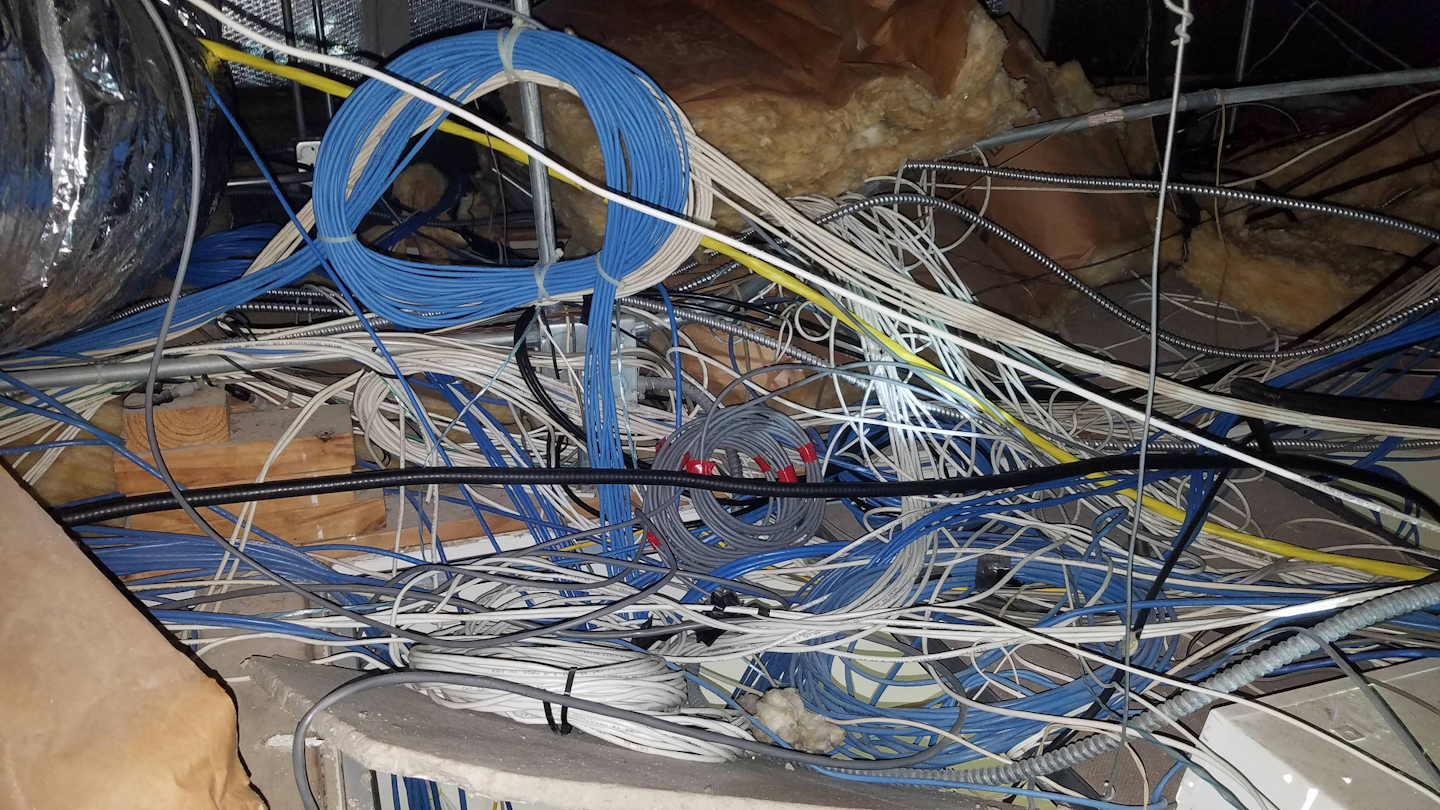 Obvious problems: Cabling photos | Cabling Installation & Maintenance