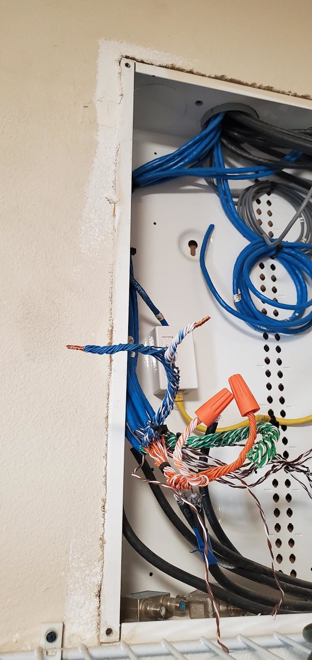 Badly misguided: Cabling photos | Cabling Installation & Maintenance