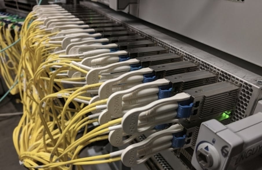 Shown are 36 NeoPhotonics QSFP-DD 400ZR modules operating in an Arista switch.