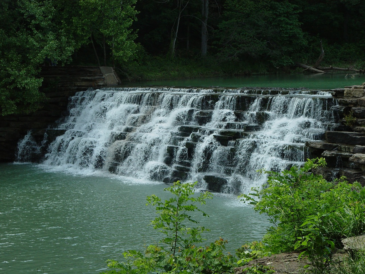 Arkansas, Devils Den State Park. Lee Creek Waterfall.