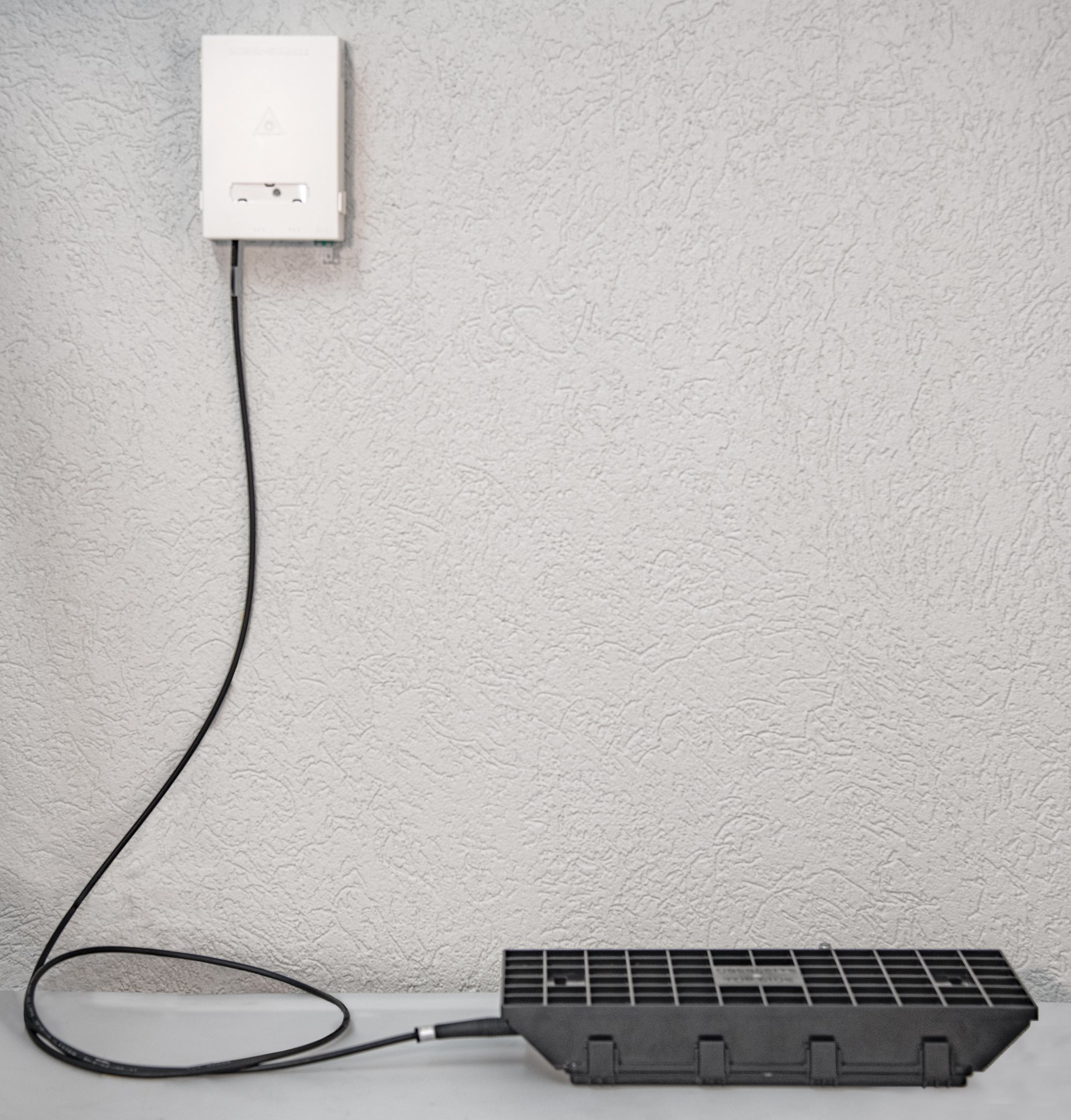 The Huber+Suhner RESA solution features the RESA BEP (top), RESA SC (bottom), and the Q-ODC-2 mini connector.