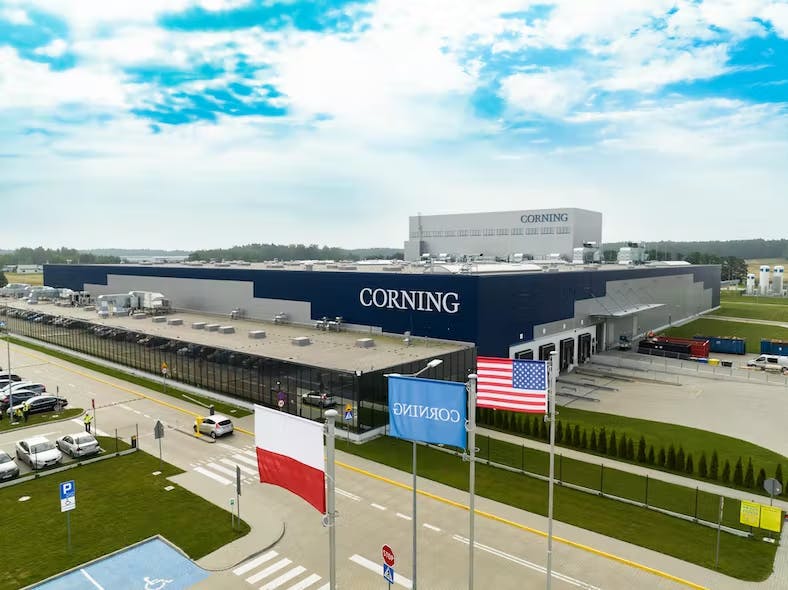 Corning has formally opened a new fiber manufacturing facility in Mszczon&oacute;w, Poland.
