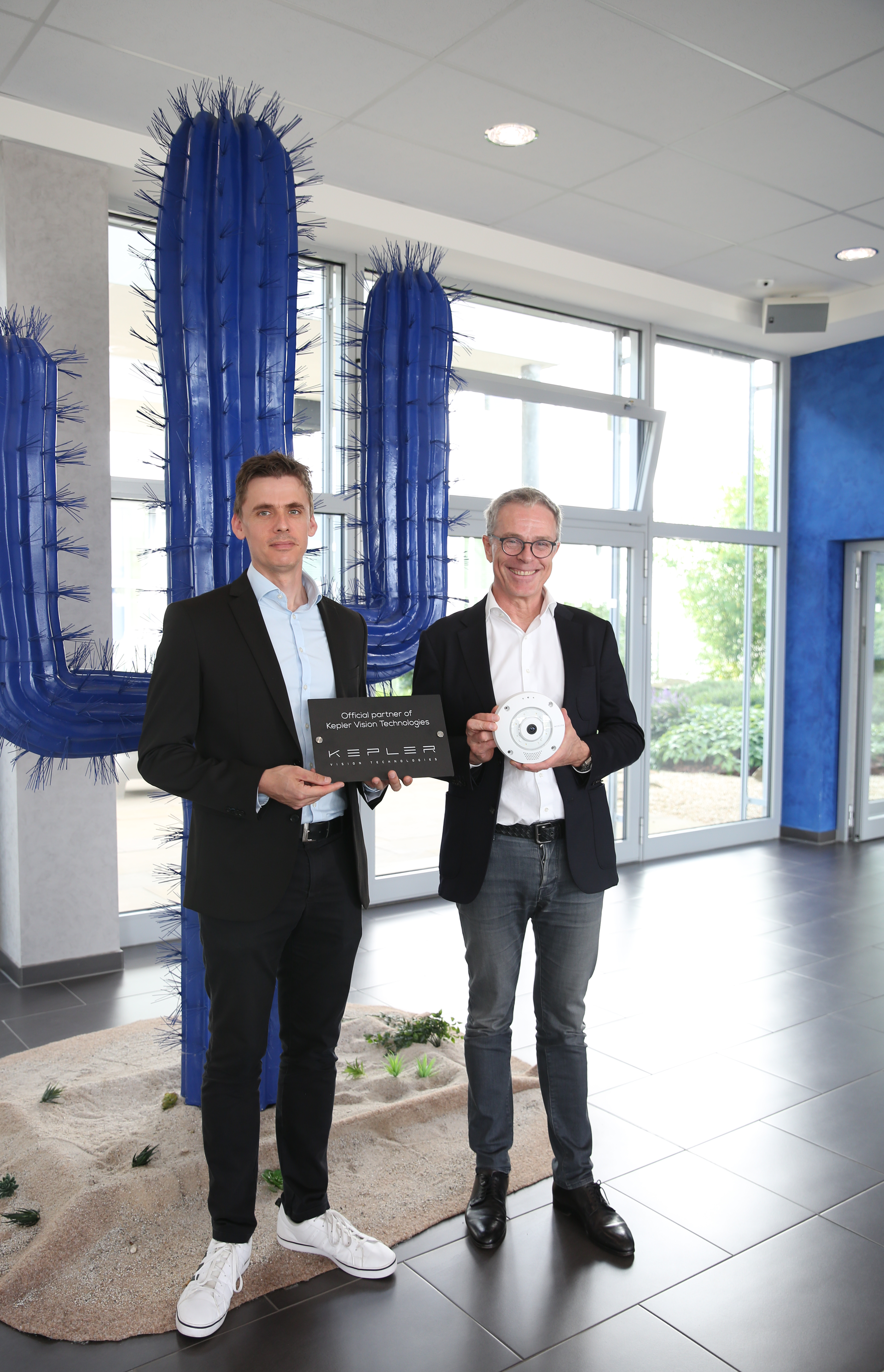 Mobotix Cto Christian Cabirol Kepler Ceo Harro Stokman 0 6526c5ff5db44
