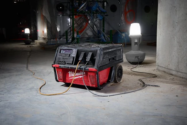 Milwaukee Tool Roll-On Power Supply